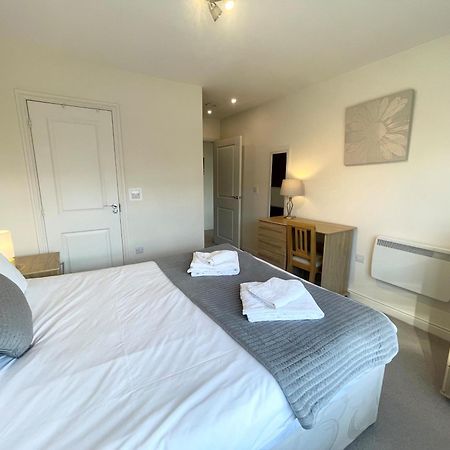 Blue Sky Apartments @Wallis Square, Farnborough Farnborough  Extérieur photo