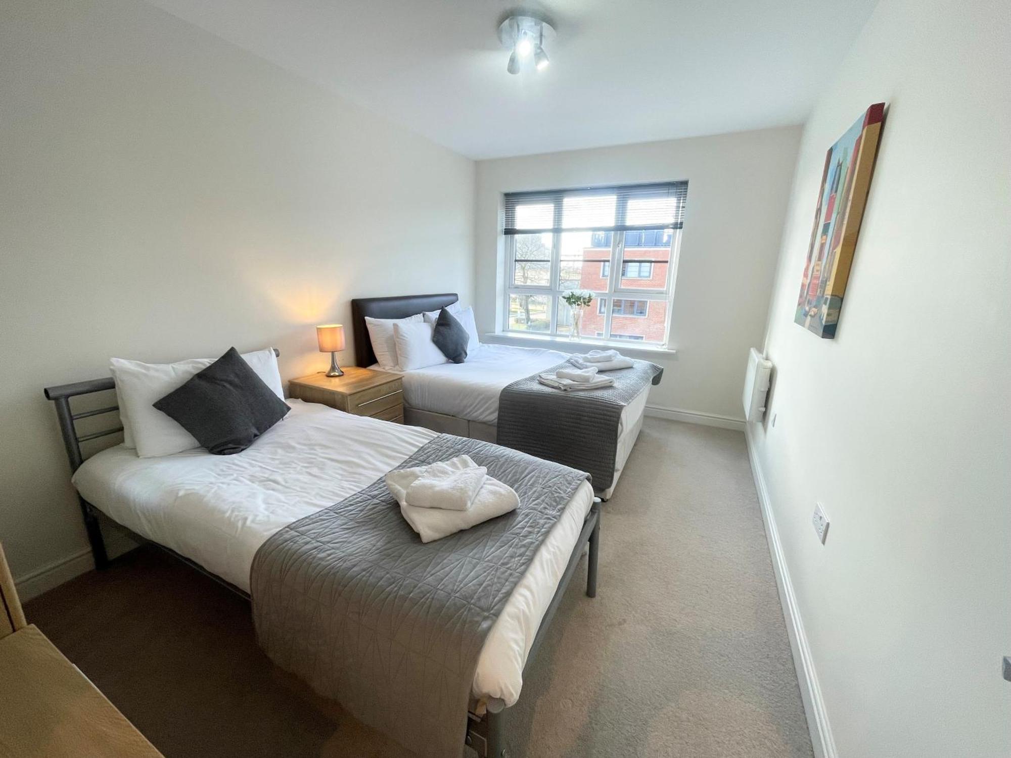 Blue Sky Apartments @Wallis Square, Farnborough Farnborough  Extérieur photo