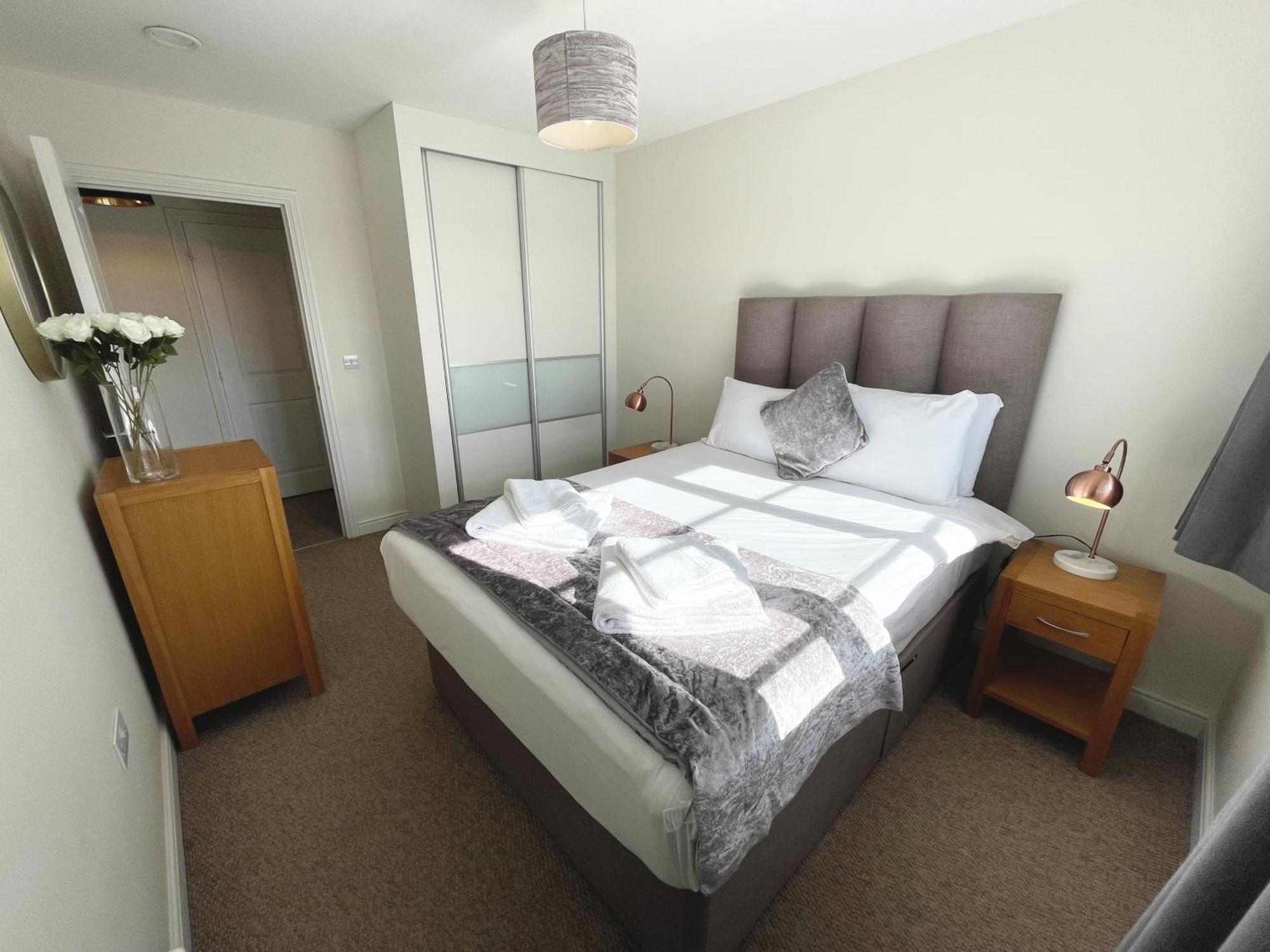 Blue Sky Apartments @Wallis Square, Farnborough Farnborough  Extérieur photo