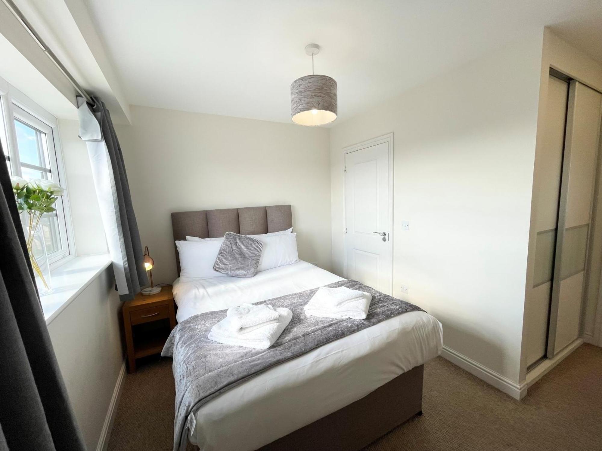 Blue Sky Apartments @Wallis Square, Farnborough Farnborough  Extérieur photo