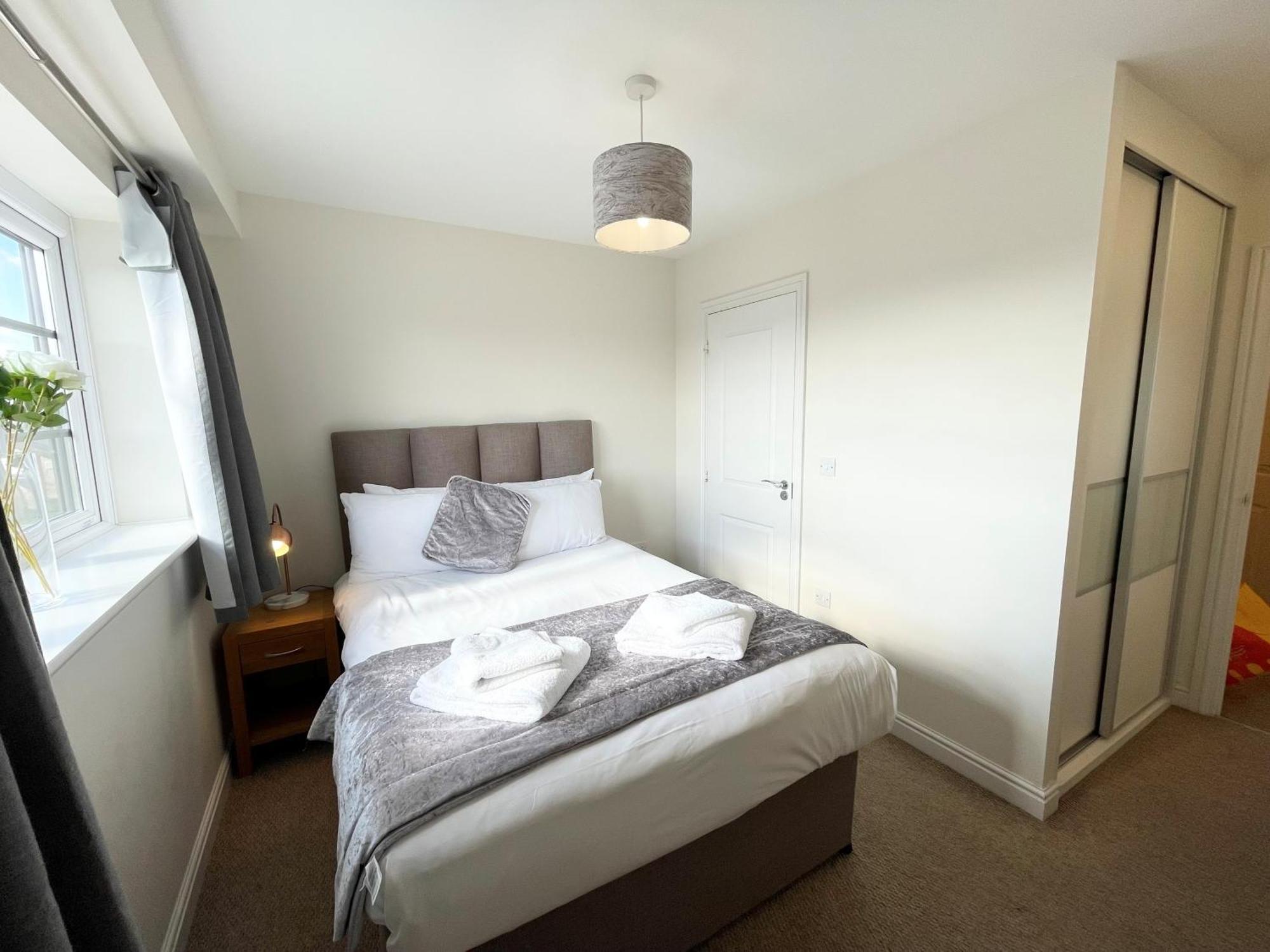 Blue Sky Apartments @Wallis Square, Farnborough Farnborough  Extérieur photo