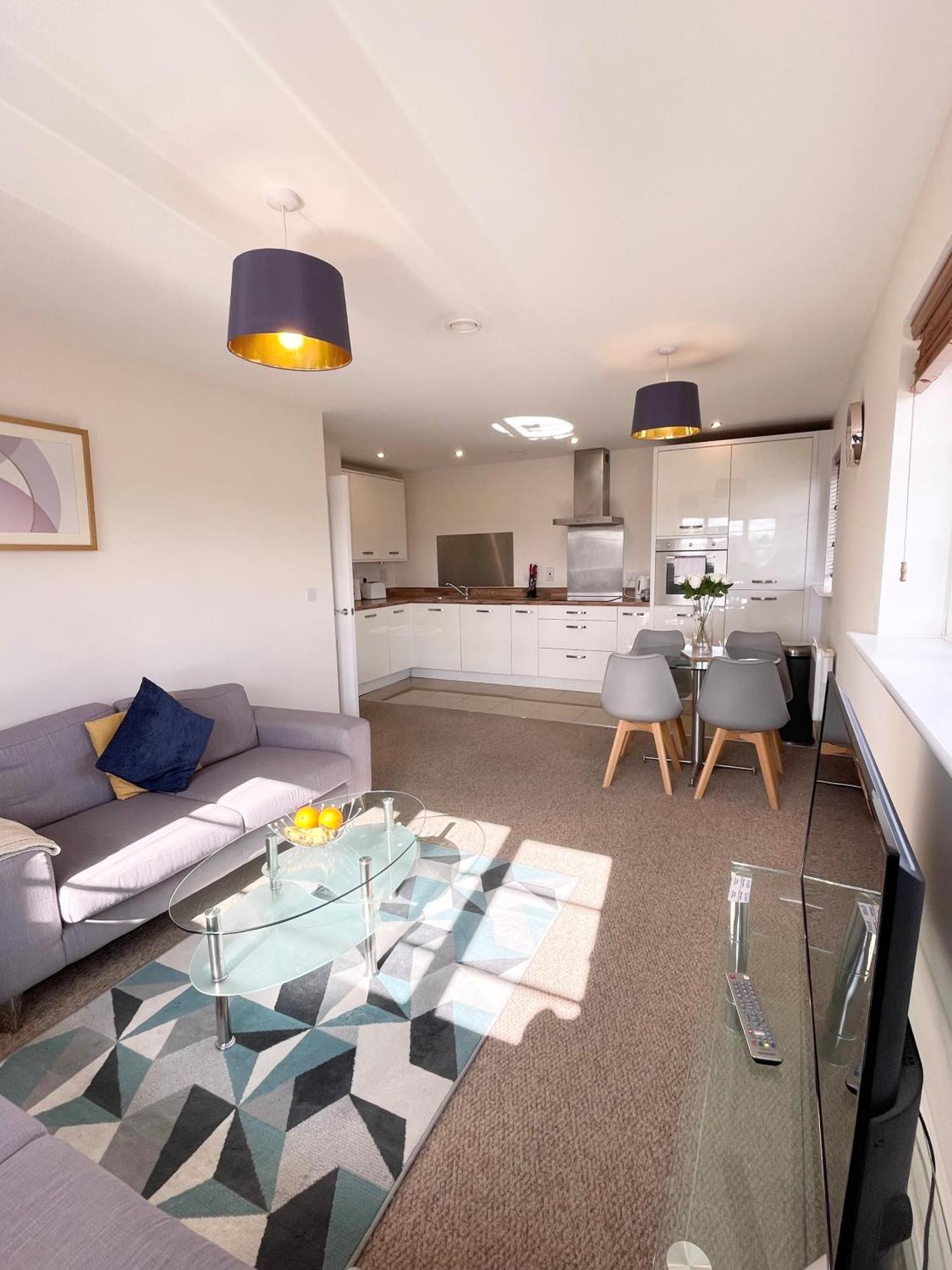 Blue Sky Apartments @Wallis Square, Farnborough Farnborough  Extérieur photo