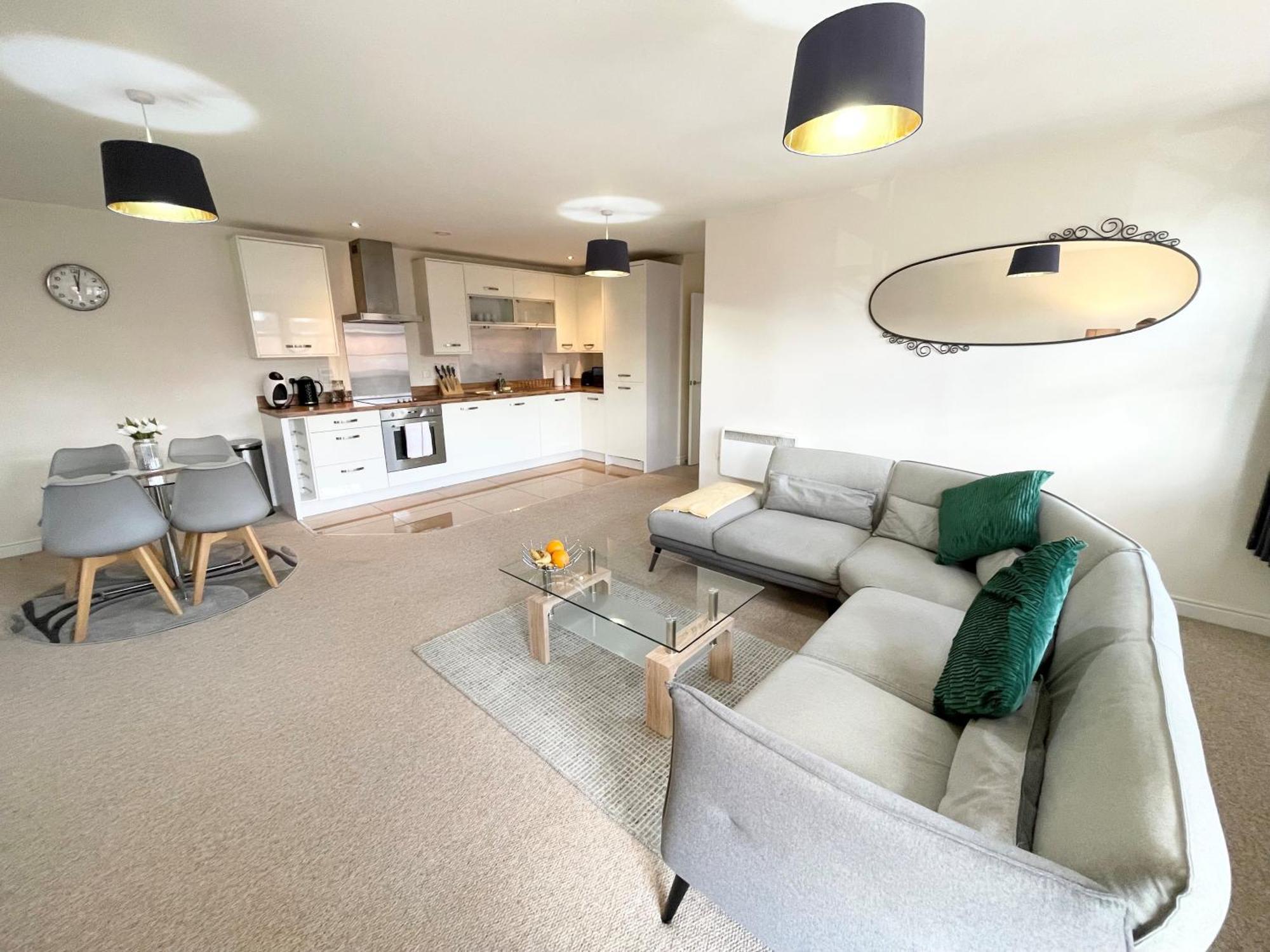 Blue Sky Apartments @Wallis Square, Farnborough Farnborough  Extérieur photo