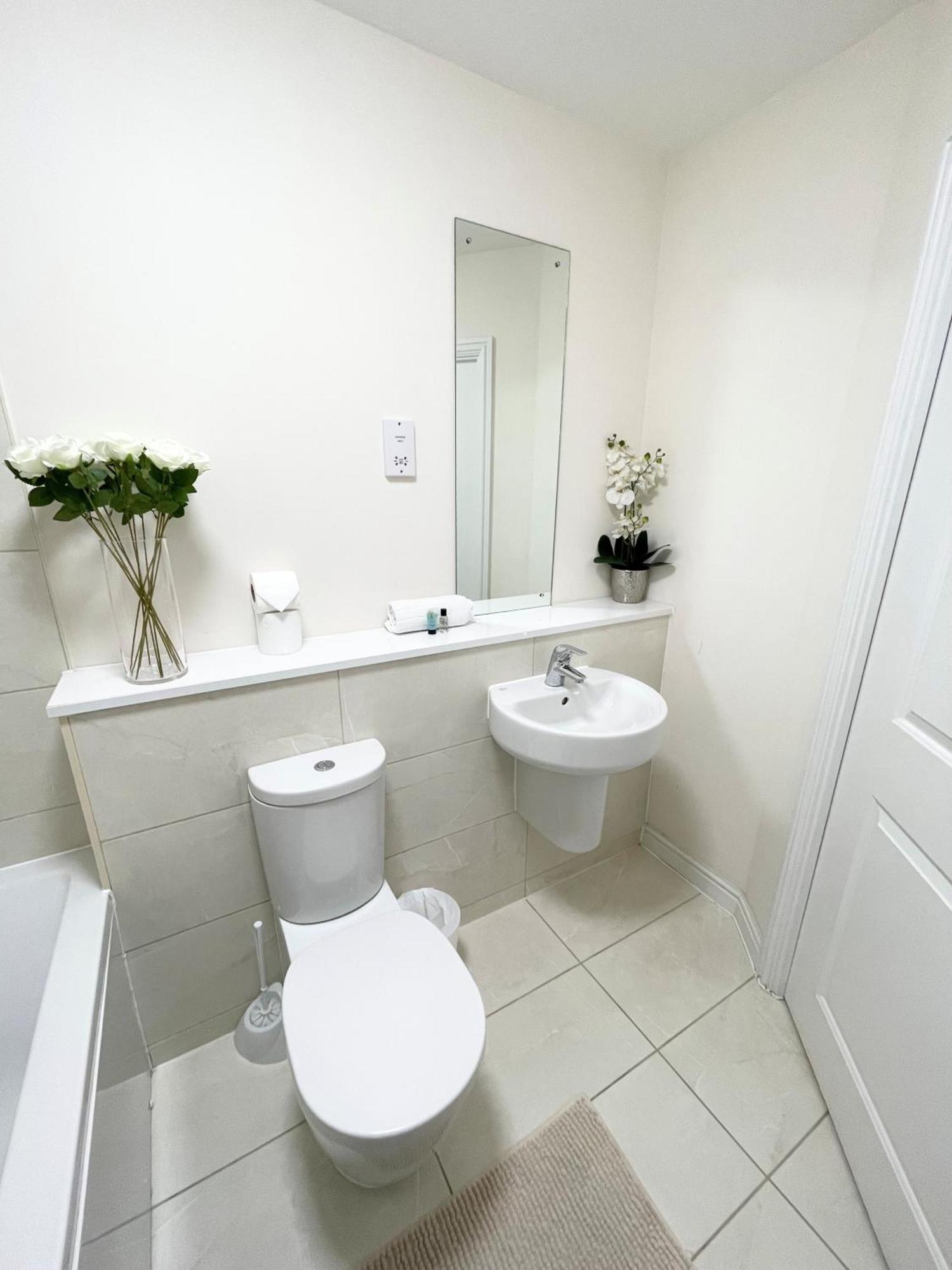 Blue Sky Apartments @Wallis Square, Farnborough Farnborough  Extérieur photo