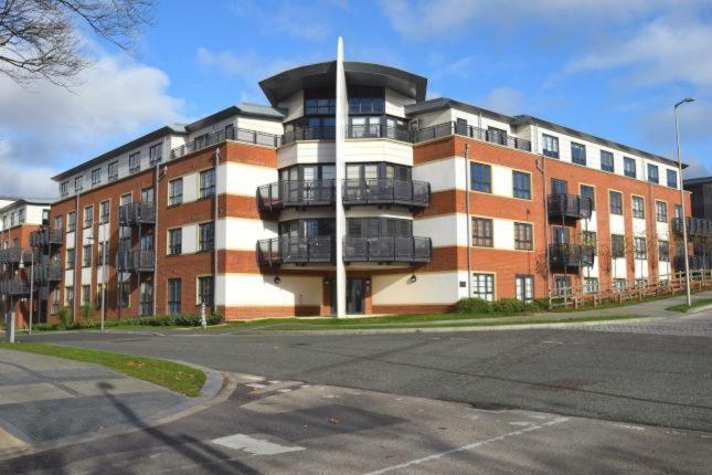 Blue Sky Apartments @Wallis Square, Farnborough Farnborough  Extérieur photo