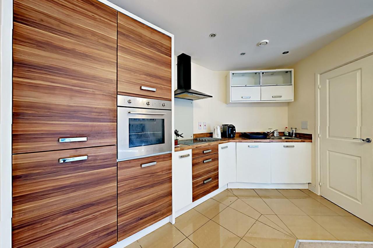 Blue Sky Apartments @Wallis Square, Farnborough Farnborough  Extérieur photo
