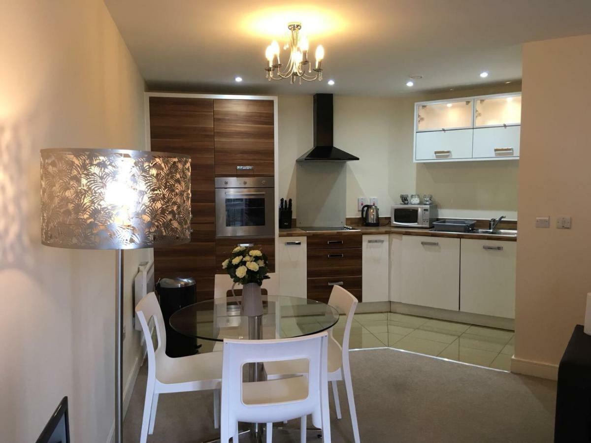 Blue Sky Apartments @Wallis Square, Farnborough Farnborough  Extérieur photo
