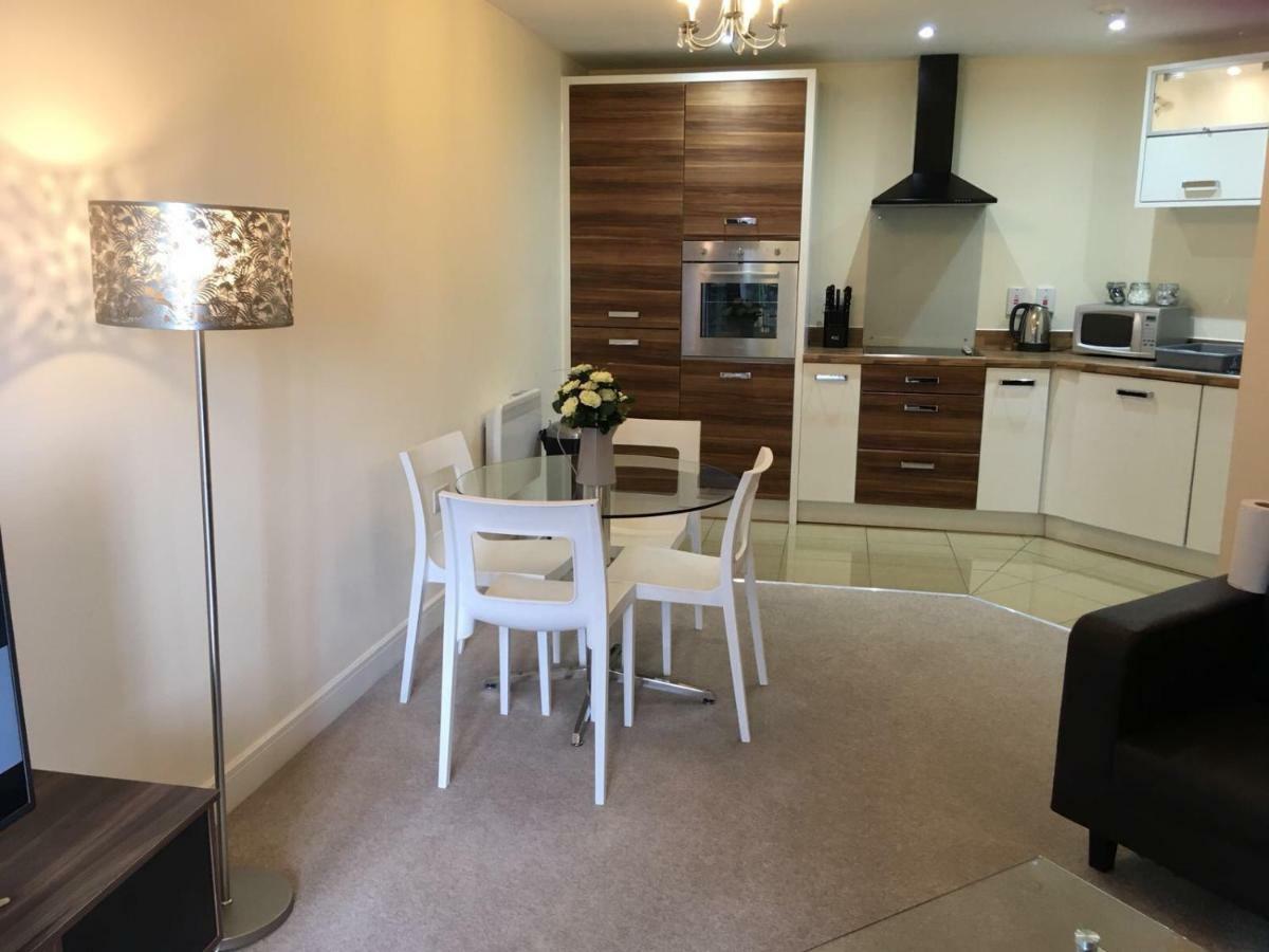 Blue Sky Apartments @Wallis Square, Farnborough Farnborough  Extérieur photo